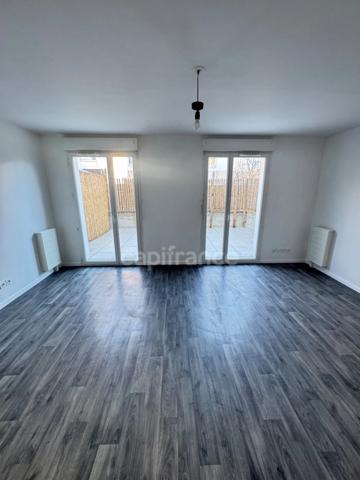 Super studio lumineux de 32 m² À VENDRE avec une grande Terrasse de 17 m² et un parking à MANTES LA VILLE (78)