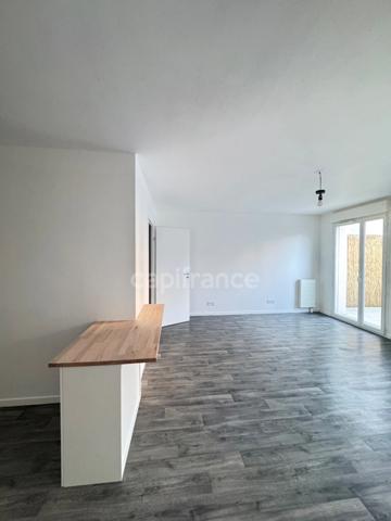Super studio lumineux de 32 m² À VENDRE avec une grande Terrasse de 17 m² et un parking à MANTES LA VILLE (78)