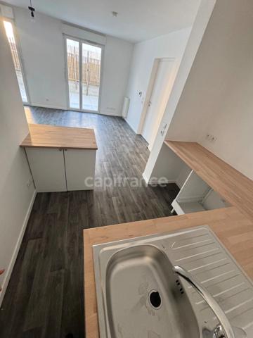 Super studio lumineux de 32 m² À VENDRE avec une grande Terrasse de 17 m² et un parking à MANTES LA VILLE (78)