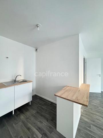 Super studio lumineux de 32 m² À VENDRE avec une grande Terrasse de 17 m² et un parking à MANTES LA VILLE (78)