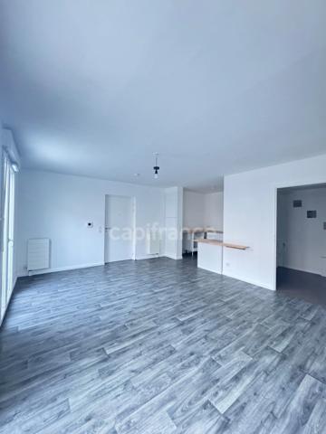 Super studio lumineux de 32 m² À VENDRE avec une grande Terrasse de 17 m² et un parking à MANTES LA VILLE (78)