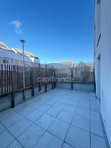 Super studio lumineux de 32 m² À VENDRE avec une grande Terrasse de 17 m² et un parking à MANTES LA VILLE (78)