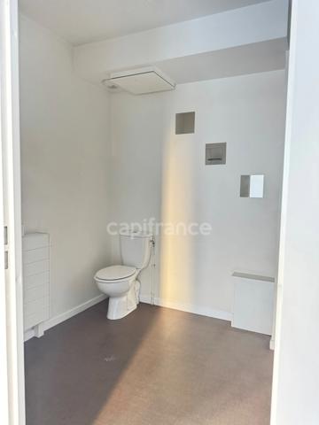 Super studio lumineux de 32 m² À VENDRE avec une grande Terrasse de 17 m² et un parking à MANTES LA VILLE (78)