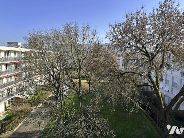 Au 4ème et dernier étage d’une résidence récemment rénovée (ravalement et travaux d’éco-rénovation)
