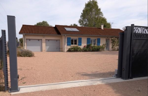 villa de plain-pied très bien entretenue (104 m²) – Pièce de vie avec cuisine ouverte de 60 m²