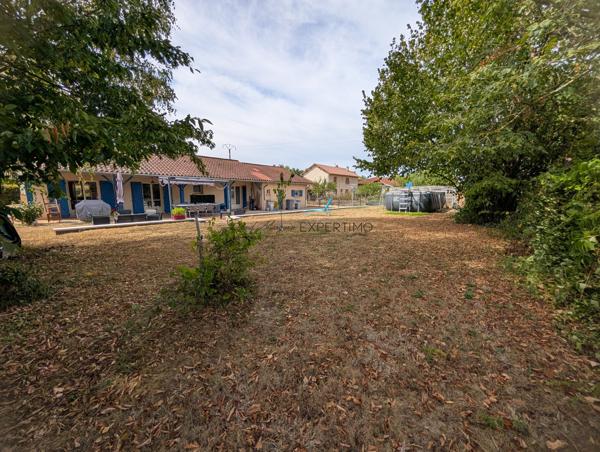 villa de plain-pied très bien entretenue (104 m²) – Pièce de vie avec cuisine ouverte de 60 m²