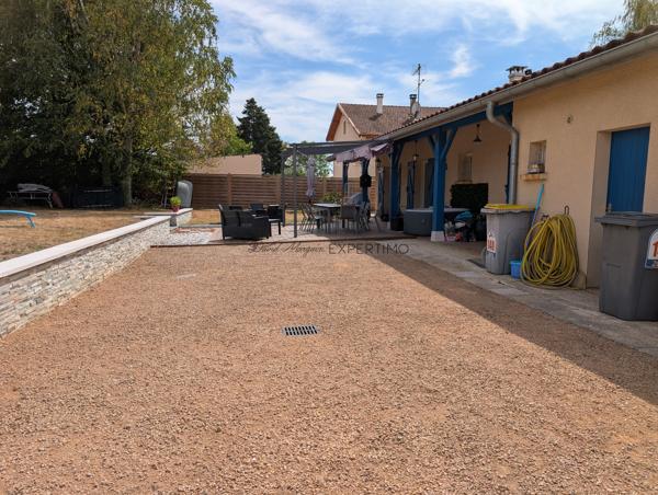villa de plain-pied très bien entretenue (104 m²) – Pièce de vie avec cuisine ouverte de 60 m²