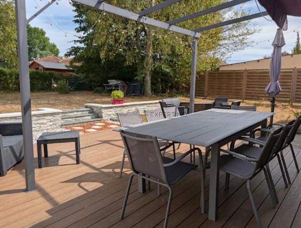 villa de plain-pied très bien entretenue (104 m²) – Pièce de vie avec cuisine ouverte de 60 m²