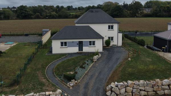 Vente
                Maison174 m² - 9 Pièces -
                    SAINT CLAIR SUR L ELLE (50680)