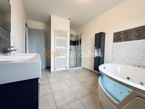 Vente
                Maison174 m² - 9 Pièces -
                    SAINT CLAIR SUR L ELLE (50680)