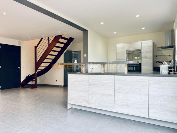 Vente
                Maison174 m² - 9 Pièces -
                    SAINT CLAIR SUR L ELLE (50680)