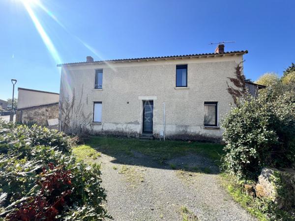 Maison en pierre 130 m² à rénover  Centre bourg de Cugand