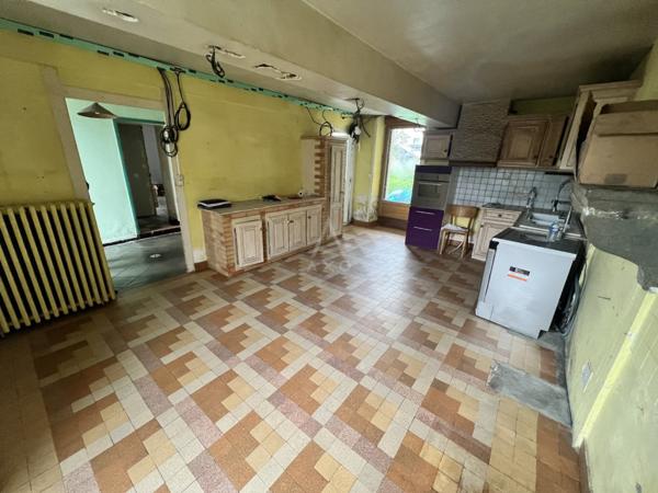 Maison en pierre 130 m² à rénover  Centre bourg de Cugand
