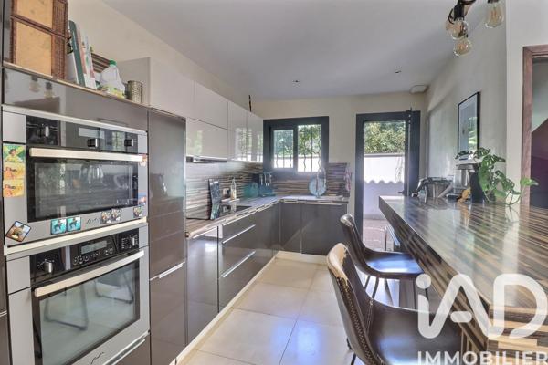 Maison à vendre 8 pièces 188 m² Saint-Cyr-sur-Mer