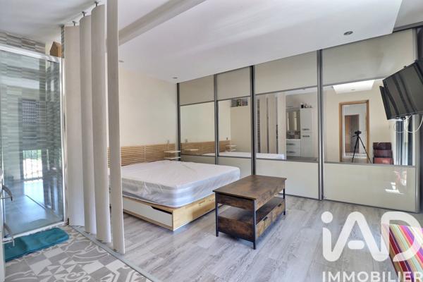 Maison à vendre 8 pièces 188 m² Saint-Cyr-sur-Mer