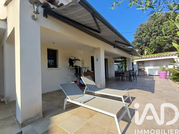 Maison à vendre 8 pièces 188 m² Saint-Cyr-sur-Mer