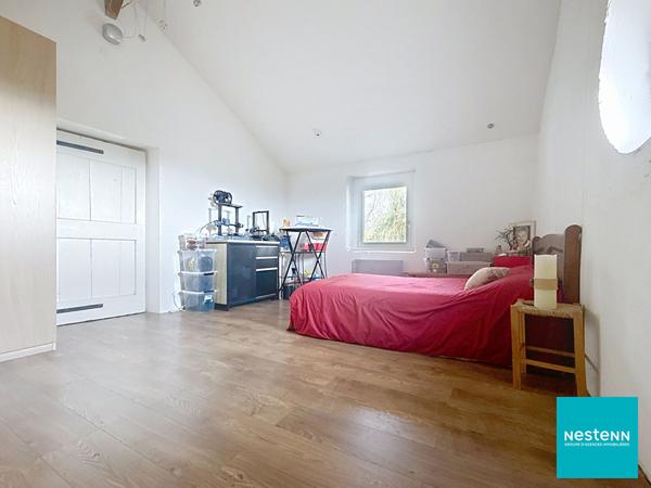 A 5 min du centre de Feurs, ancienne ferme rénovée de 144,05 m2 habitables sur 13606 m2 de terrain avec dépendances