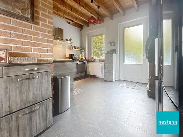 A 5 min du centre de Feurs, ancienne ferme rénovée de 144,05 m2 habitables sur 13606 m2 de terrain avec dépendances