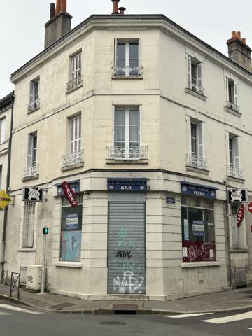 À vendre - Local commercial 83 m² situé à Tours (37000)