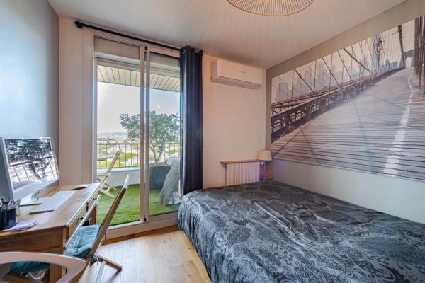 Appartement à vendre 4 pièces MARSEILLE 8EME ARRONDISSEMENT (13) vue mer, terrasse, cave, stationnement libres