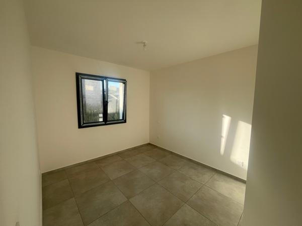 Villa Neuve 90m² avec grand garage sur 525 m² de terrain