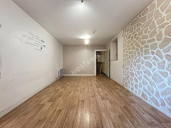 Maison dans corps de ferme de 189 m² à Faverges dont 116 m² de combles aménageables - jardin - stationnements - caves