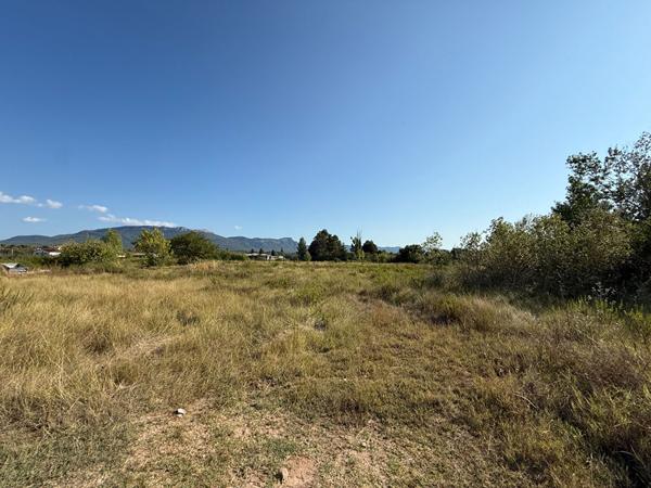 A VENDRE 83910 POURRIERES TERRAIN  CONSTRUCTIBLE DE 1094 M² AU CENTRE VILLE VUE SAINTE VICTOIRE