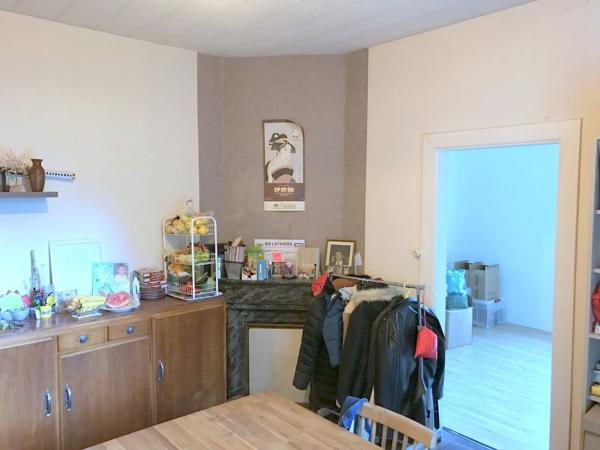 Petite Maison à rénover avec jardin bord de rivière