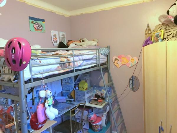 Petite Maison à rénover avec jardin bord de rivière