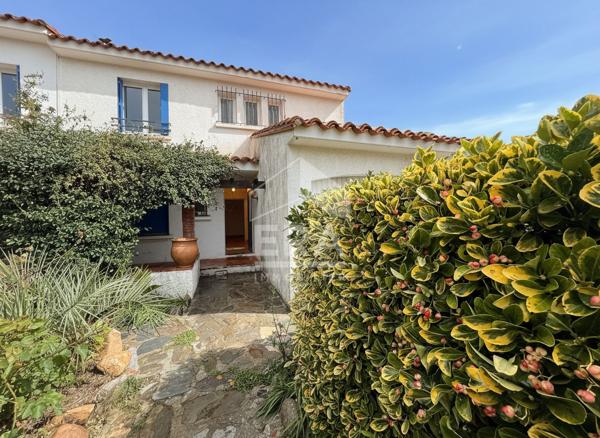 A VENDRE - Catalunya -  Maison deux faces - Jardin et garage.
