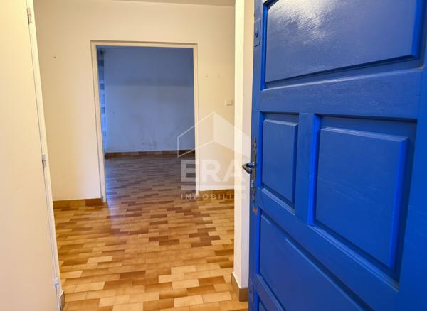 A VENDRE - Catalunya -  Maison deux faces - Jardin et garage.