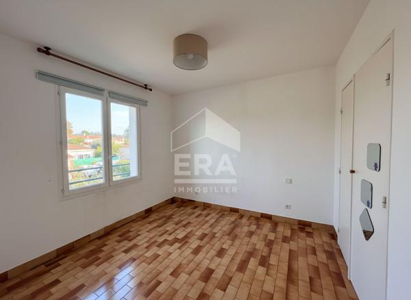 A VENDRE - Catalunya -  Maison deux faces - Jardin et garage.