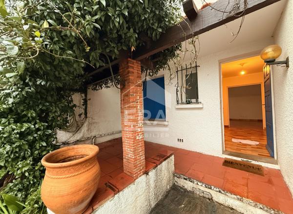 A VENDRE - Catalunya -  Maison deux faces - Jardin et garage.