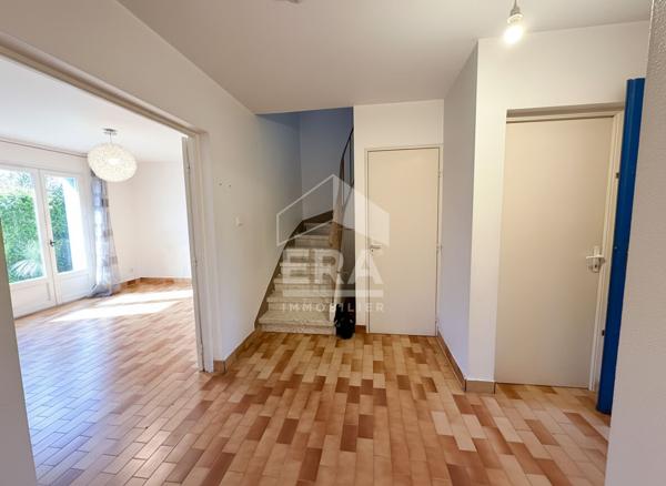 A VENDRE - Catalunya -  Maison deux faces - Jardin et garage.