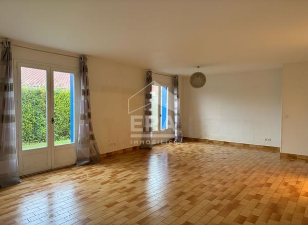 A VENDRE - Catalunya -  Maison deux faces - Jardin et garage.