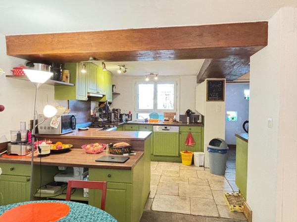 Maison avec garage jardin et piscine