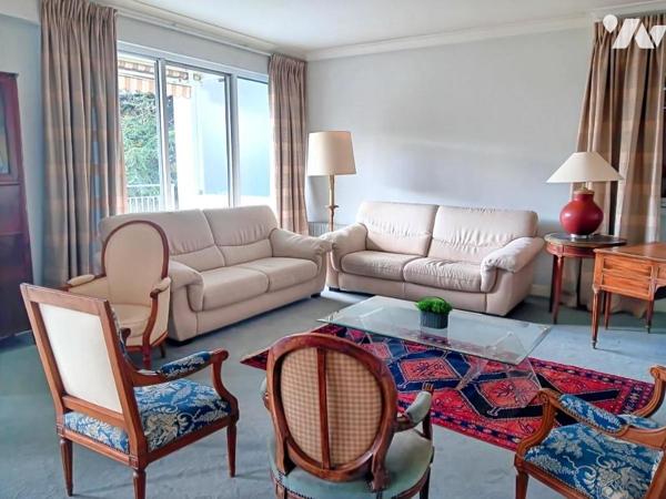 SPACIEUX APPARTEMENT DANS CADRE EXCEPTIONEL
