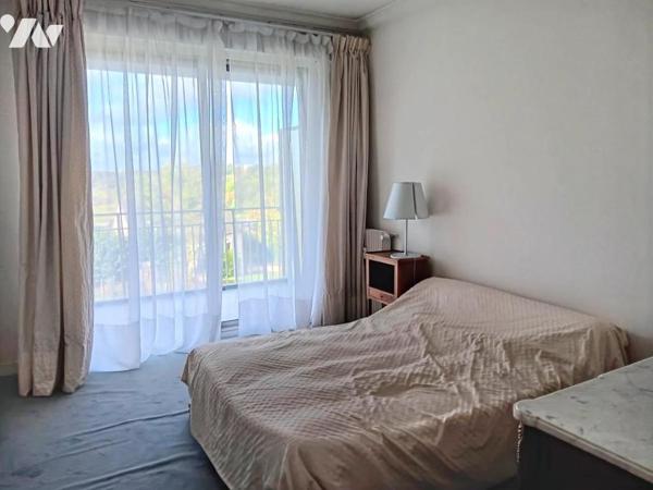 SPACIEUX APPARTEMENT DANS CADRE EXCEPTIONEL