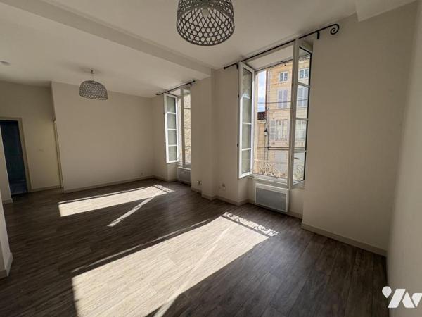 NIORT CENTRE VILLE, appartement T3 situé au 1er étage 
