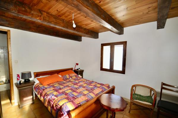 Dpt Alpes de Haute Provence (04), à vendre ALLOS Maison en pierres 3/4 pièces, terrasse et caves. Vue montagnes