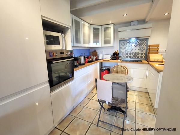 Appartement de 70m² au calme dans une résidence bien entretenue avec parc, Dinard Prieuré-Vicomté.