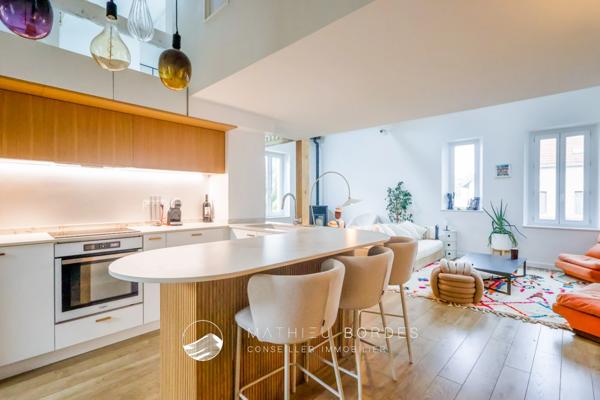 Un loft au coeur des arènes avec jardin et garage en sus