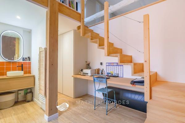 Un loft au coeur des arènes avec jardin et garage en sus