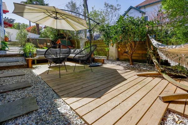 Un loft au coeur des arènes avec jardin et garage en sus
