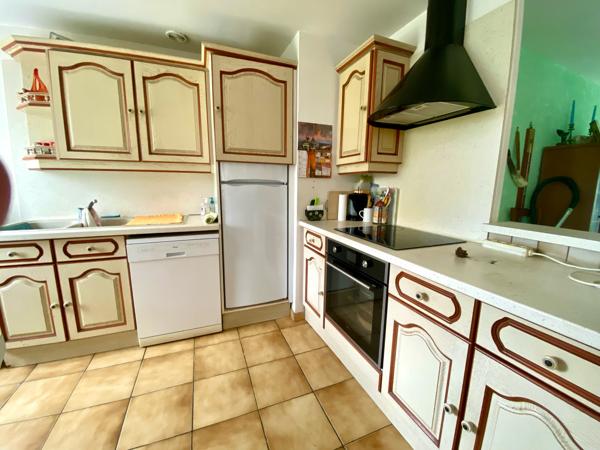 Maison de plain-pied - 4 chambres - terrain arboré - Vouillé (86190) à 20 min de POITIERS