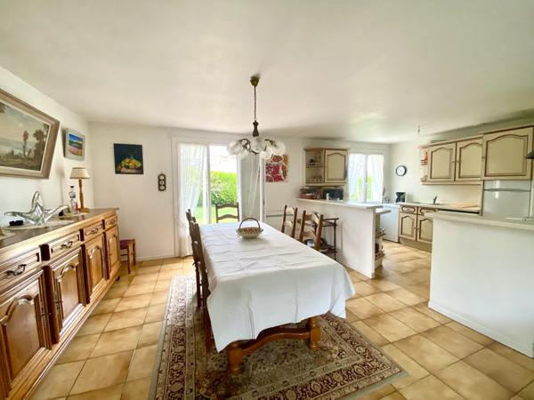 Maison de plain-pied - 4 chambres - terrain arboré - Vouillé (86190) à 20 min de POITIERS
