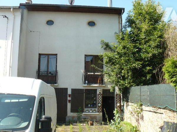 Maison à Vendre à Rambervillers (88700) en Vosges (88)

Ensemble immobilier composée de deux ...