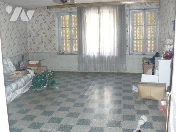 Maison à Vendre à Rambervillers (88700) en Vosges (88)

Ensemble immobilier composée de deux ...