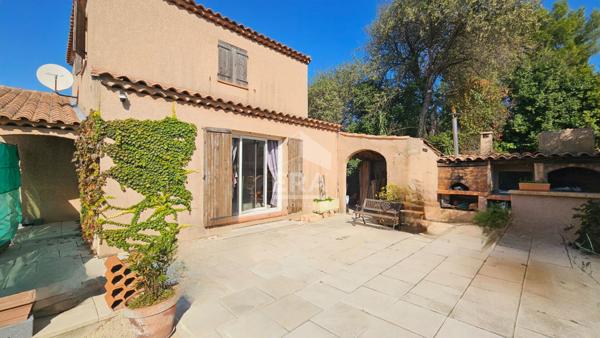 Maison mitoyenne T4 3 chambres sur Port-de-bouc avec jardin .