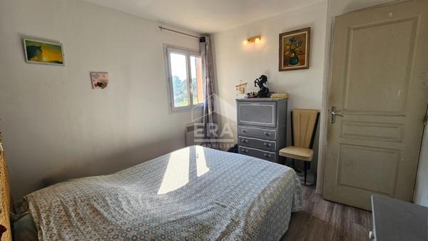 Maison mitoyenne T4 3 chambres sur Port-de-bouc avec jardin .